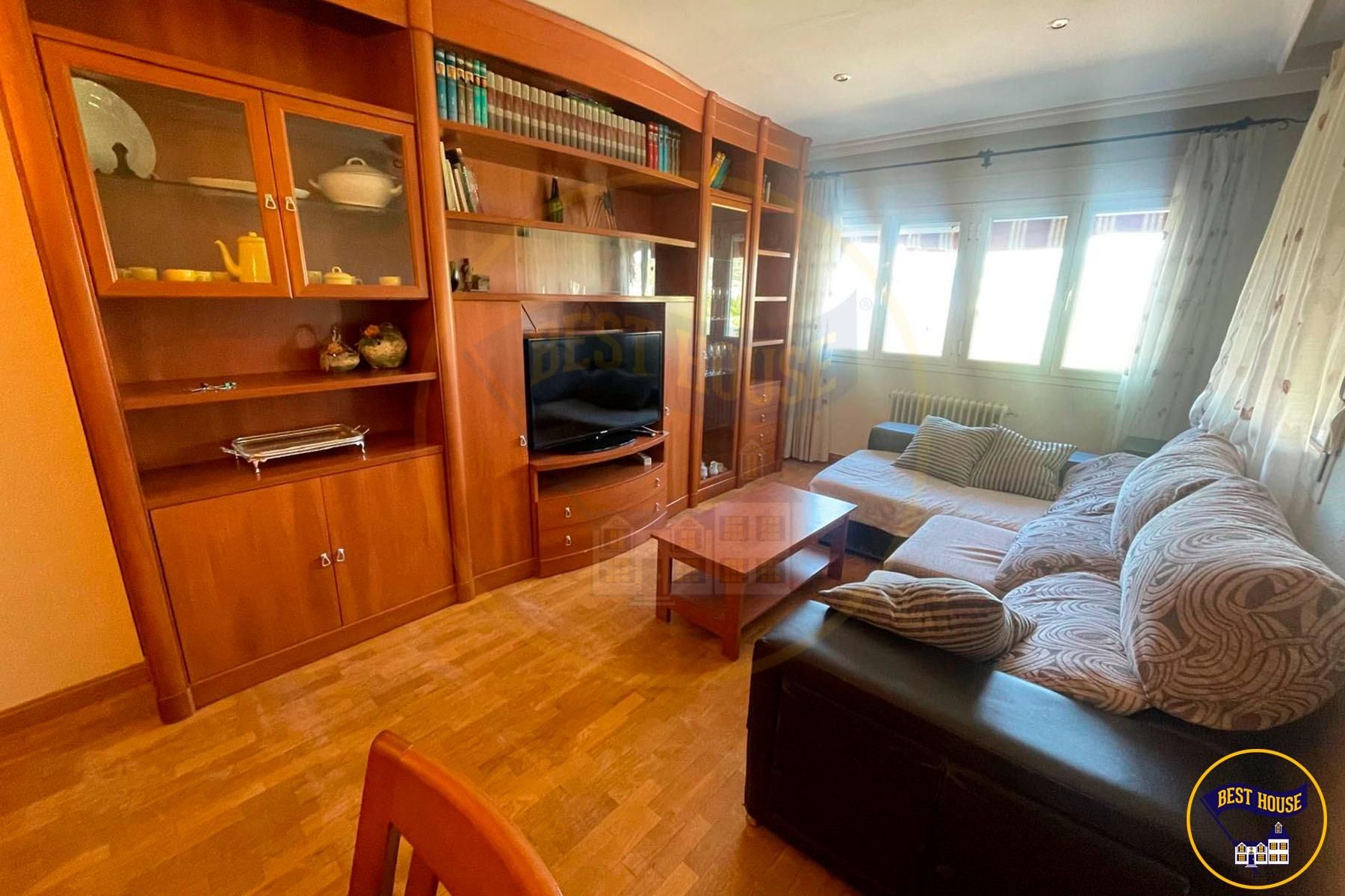 Flat for sale in Reyes Católicos - Paseo San Antonio