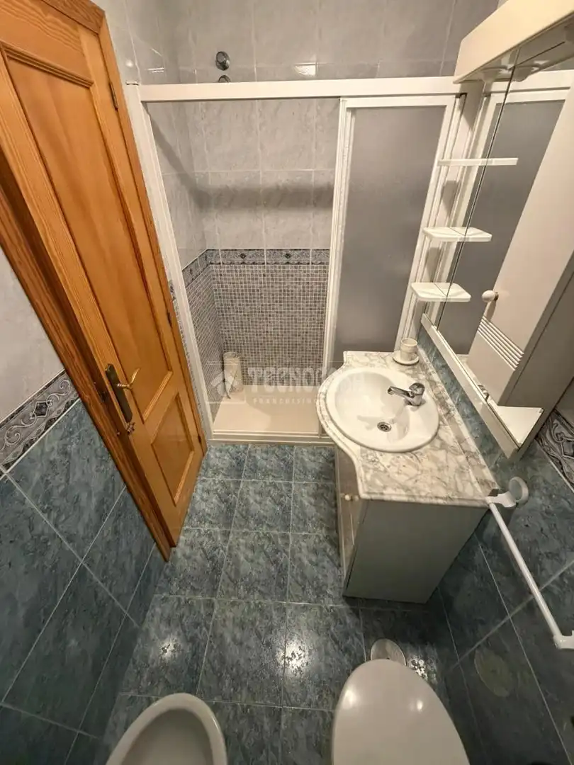 Baño de Piso en venta en Alicante / Alacant con Balcón