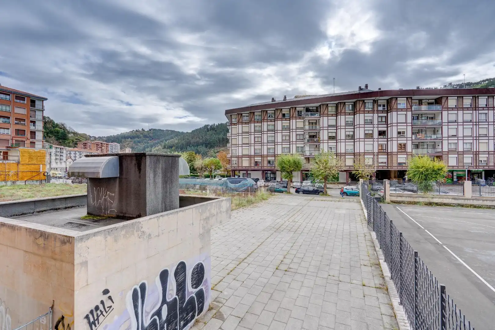 Vista exterior de Local en venda en Ondarroa amb Moblat