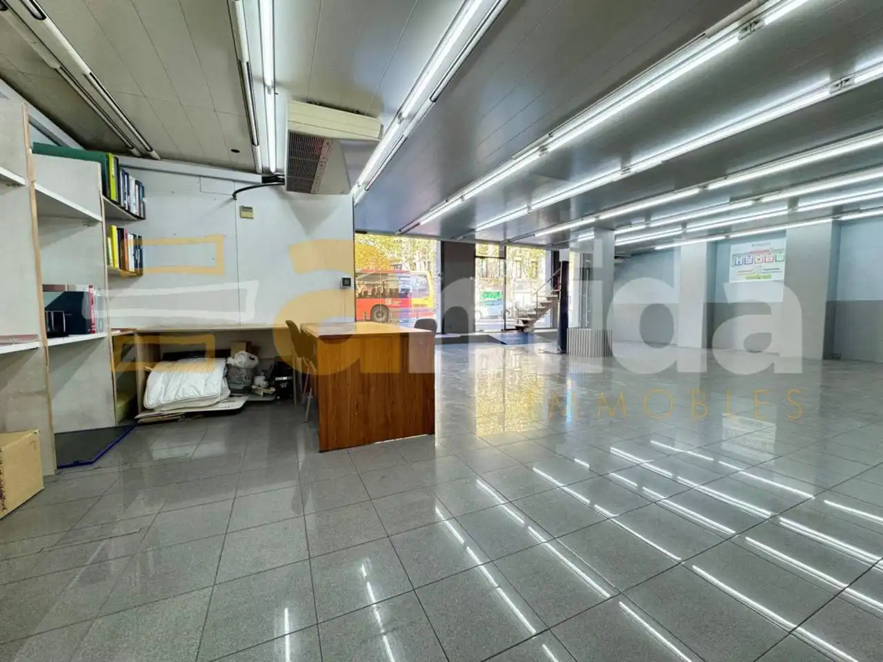 Business premises to rent in Centre - Sant Oleguer, imagen 12