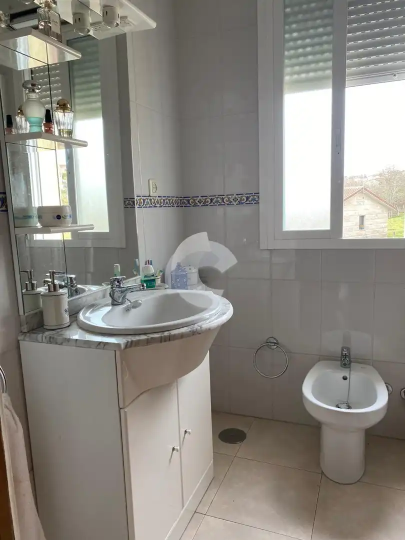 Baño de Casa o chalet de alquiler en Coles con Calefacción, Jardín privado y Trastero