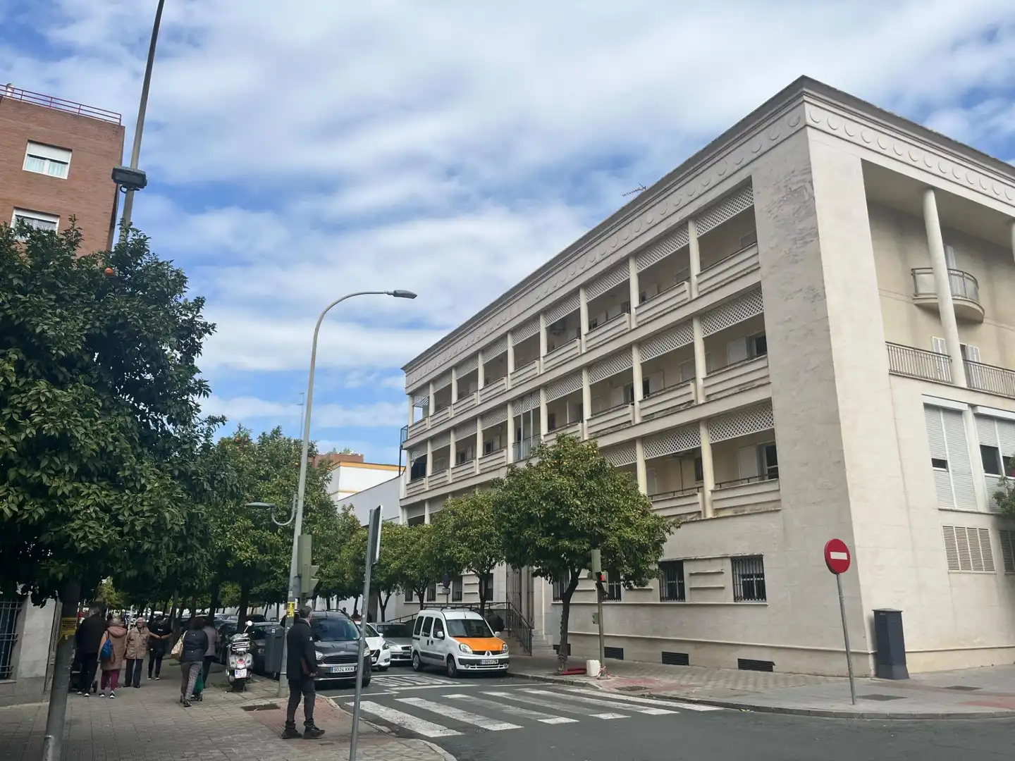 Vista exterior de Oficina en venda en Sevilla amb Aire condicionat, Calefacció i Moblat