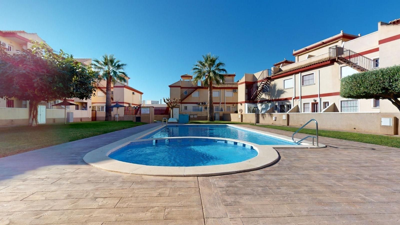 Piscina de Apartamento en venta en San Pedro del Pinatar con Terraza y Piscina comunitaria