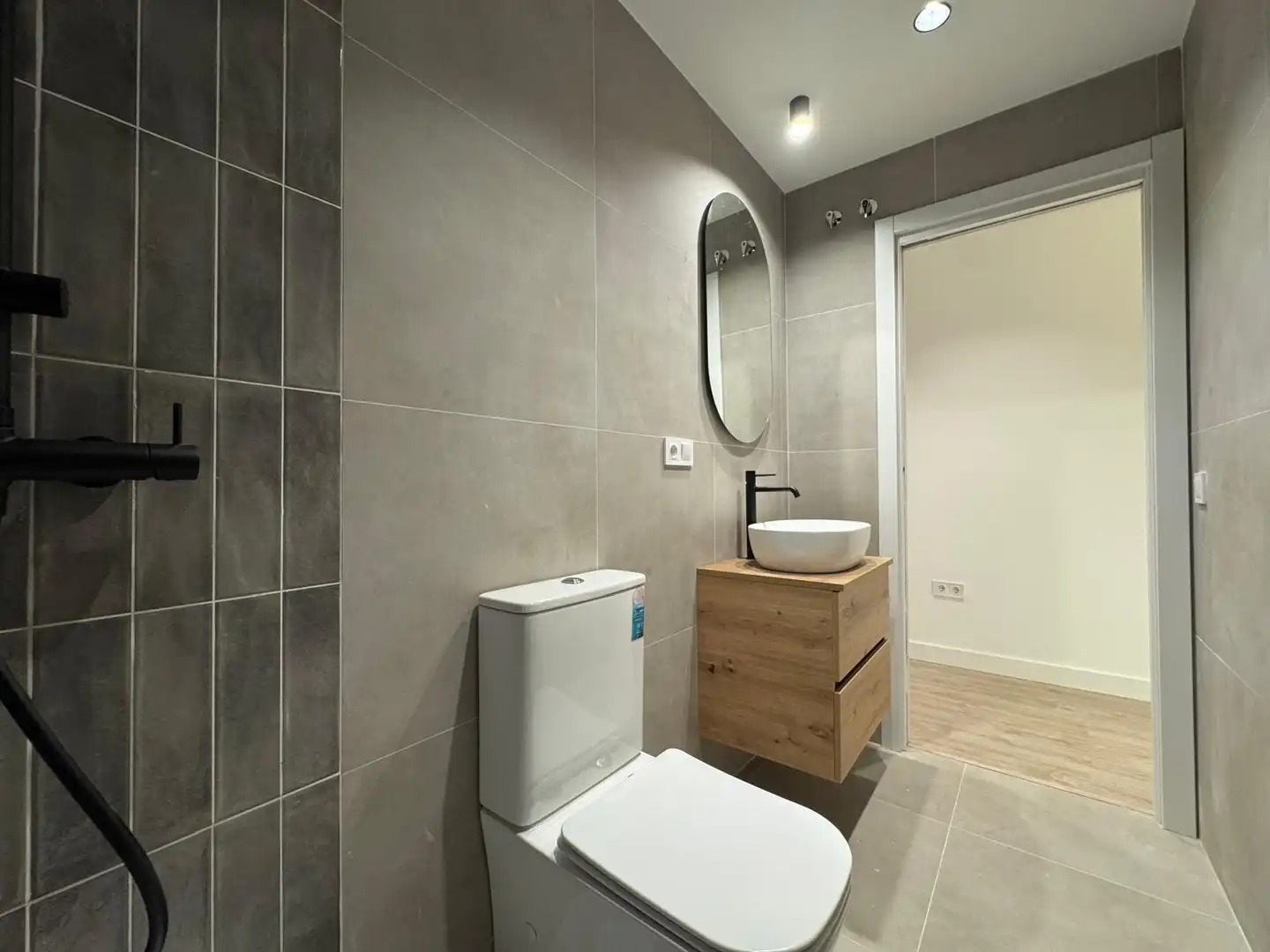 Badezimmer von Wohnungen zum Verkauf in Málaga mit Klimaanlage, Terrasse und Balkon