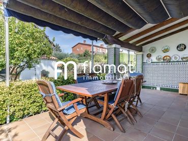 Casa amb jardí en venda a Carrer Mestre Amadeu Vives