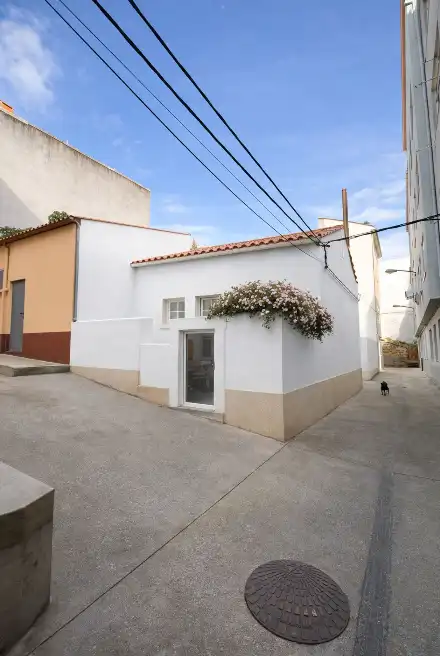 Exterior view of Houses for sale in Malpica de Bergantiños