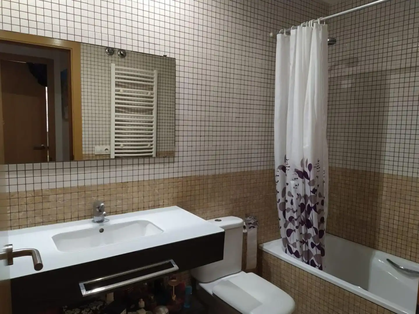 Badezimmer von Wohnung zum Verkauf in Badalona mit Heizung und Terrasse