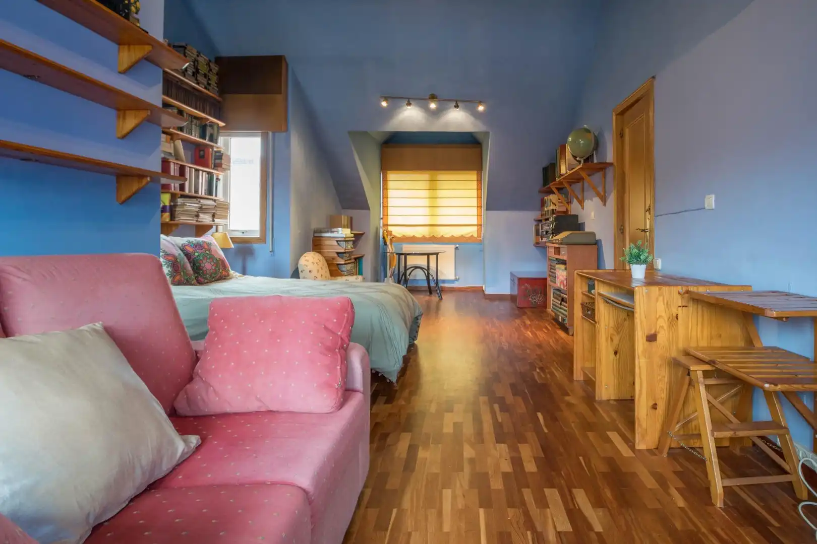 Habitación de Casa adosada en venta en Oleiros con Calefacción, Jardín privado y Parquet
