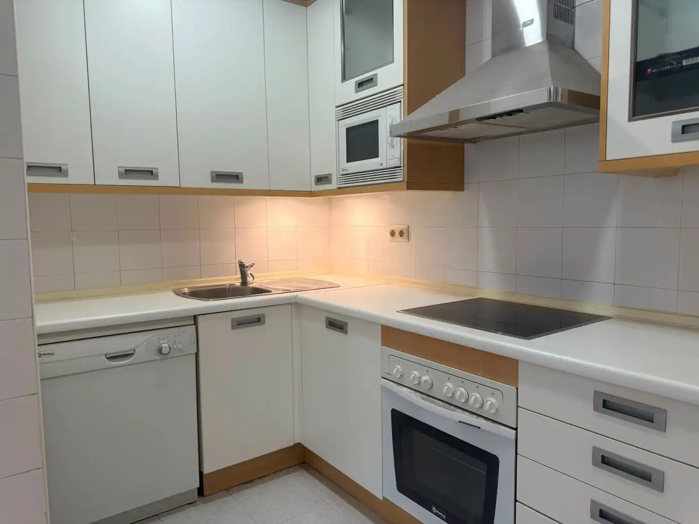 Küche von Wohnung zur Miete in Madrid mit Heizung und Schwimmbad