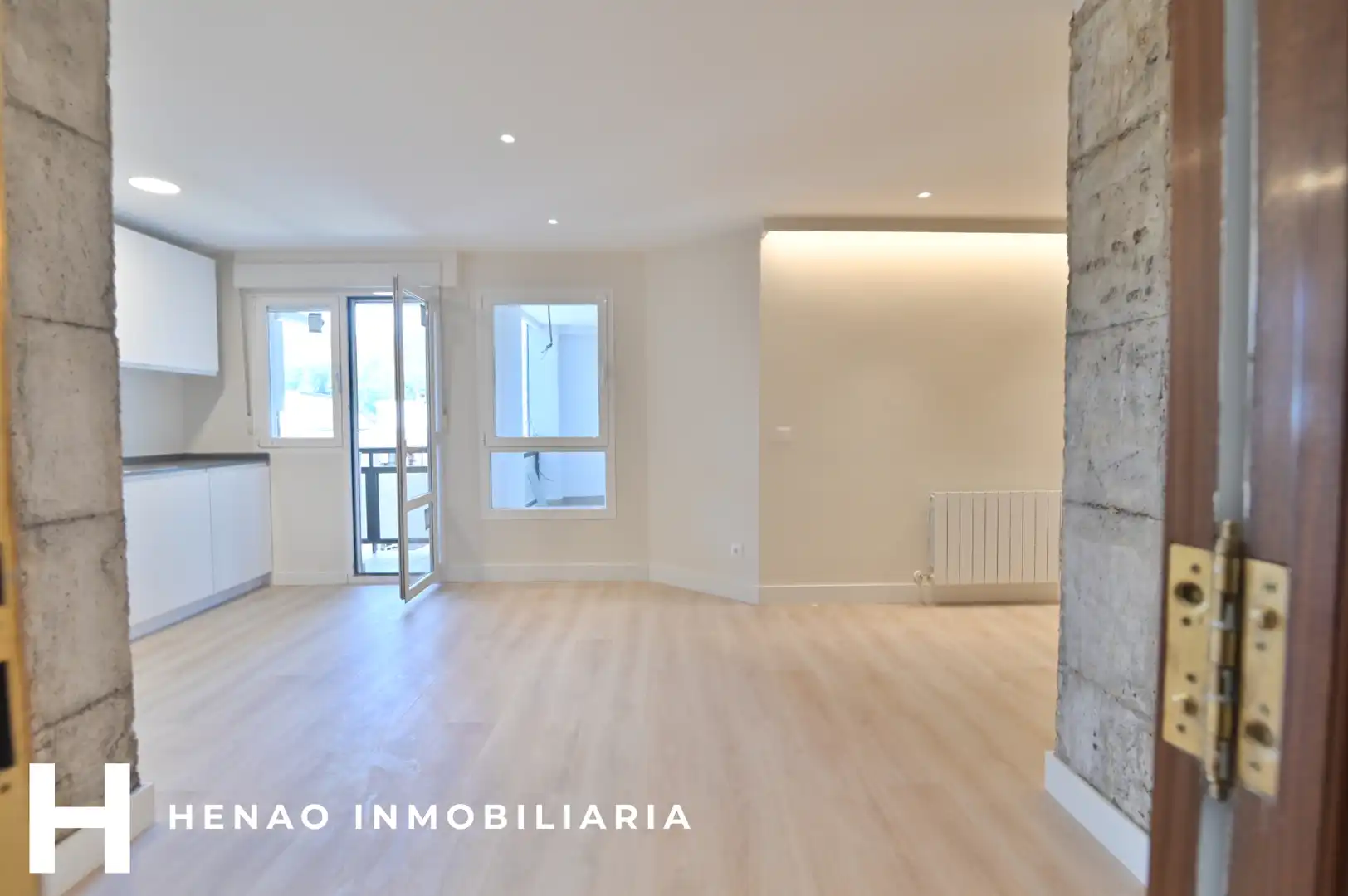 Sala d'estar de Pis en venda en Bilbao  amb Calefacció, Parquet i Terrassa
