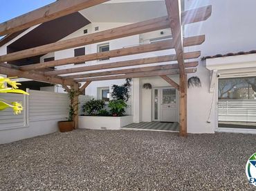 Casa con jardín en venta en Carrer Pení
