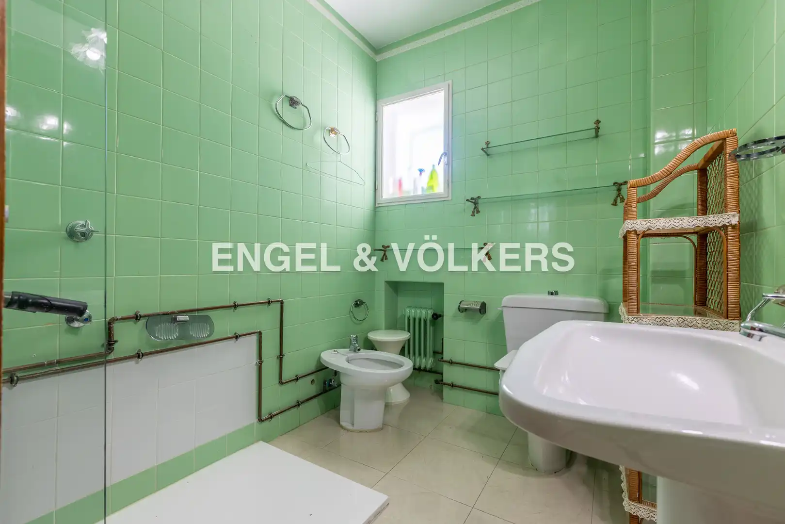 Bathroom of Apartments for sale in Sevilla  with Heating and Balcony