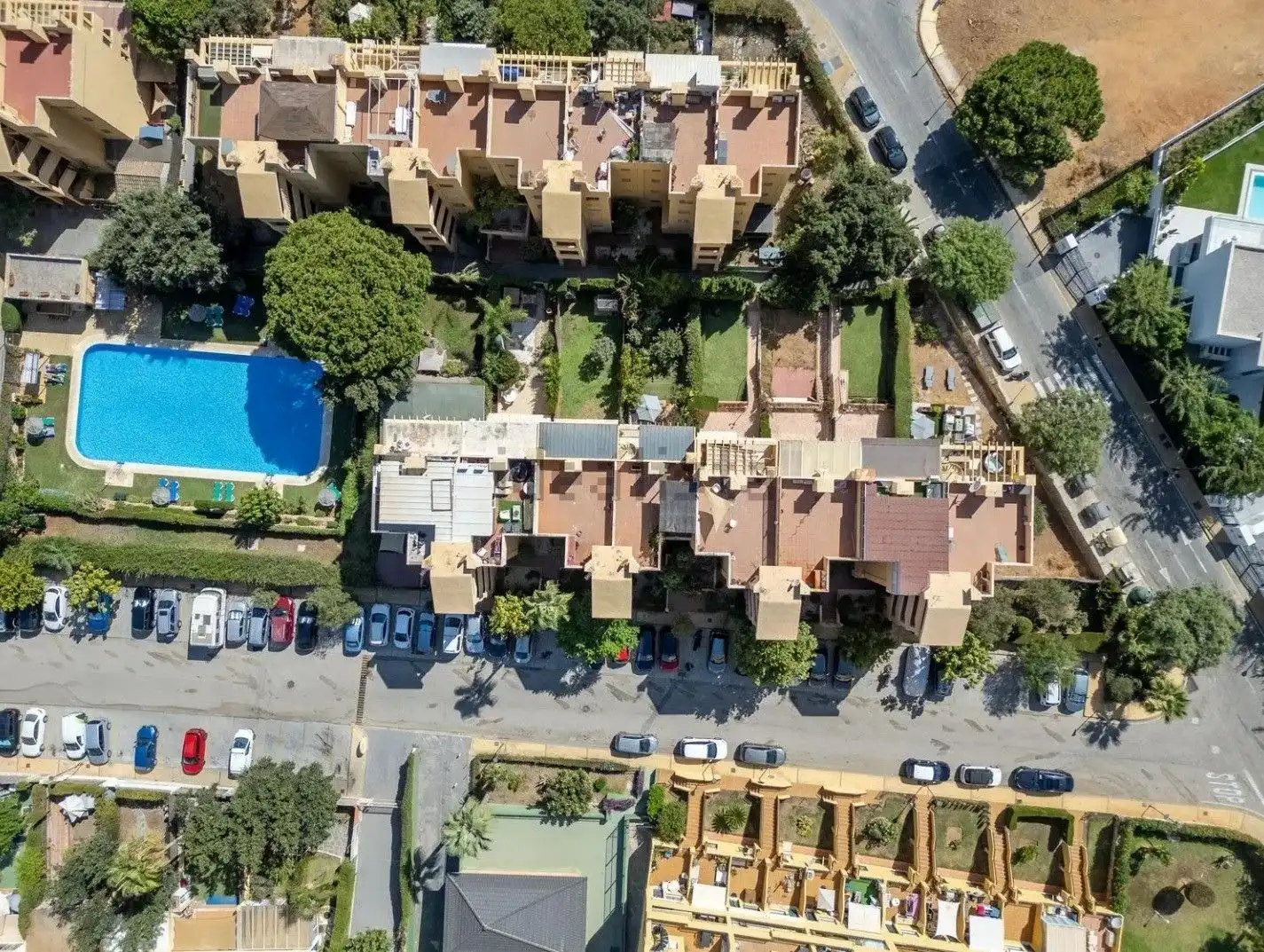 Außenansicht von Wohnung zur Miete in Mijas mit Klimaanlage, Heizung und Privatgarten