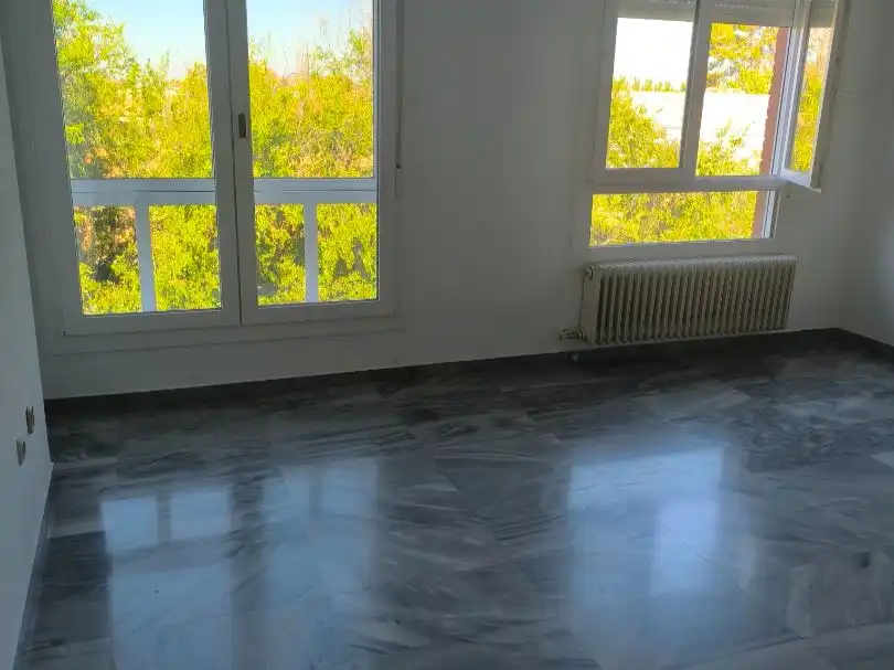Wohnzimmer von Wohnung zur Miete in Ciudad Real Capital mit Terrasse und Balkon