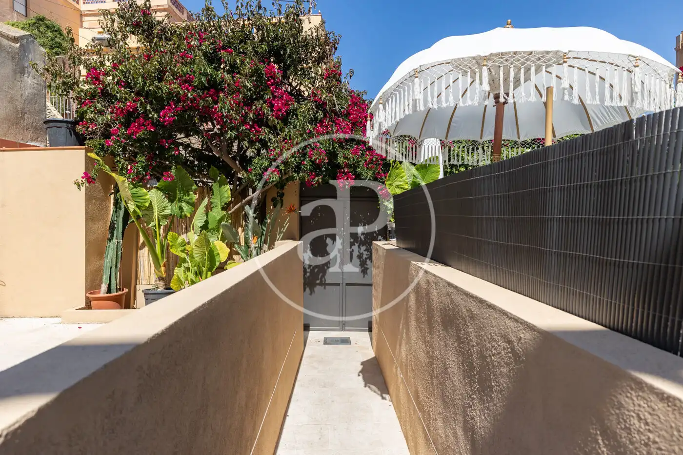 Terrasse von Wohnung zum Verkauf in Barcelona mit Klimaanlage, Heizung und Privatgarten