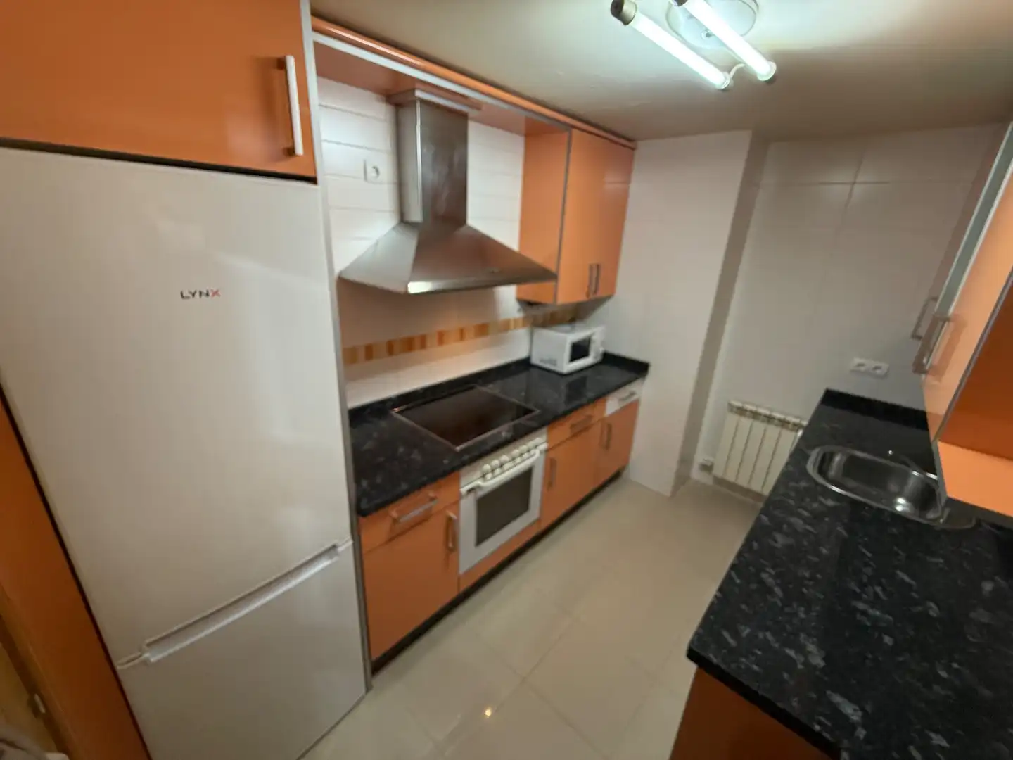 Cuina de Apartament de lloguer en Ponferrada amb Moblat