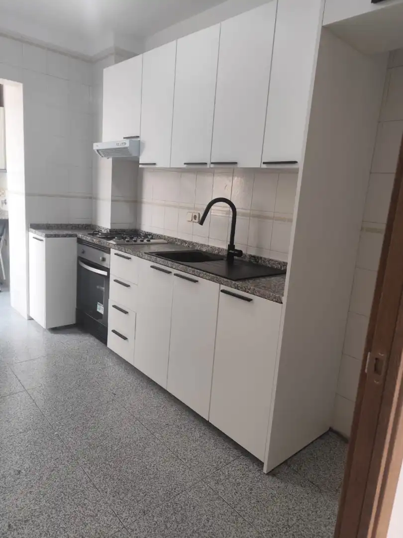 Cuina de Pis en venda en Manresa amb Calefacció, Parquet i Traster