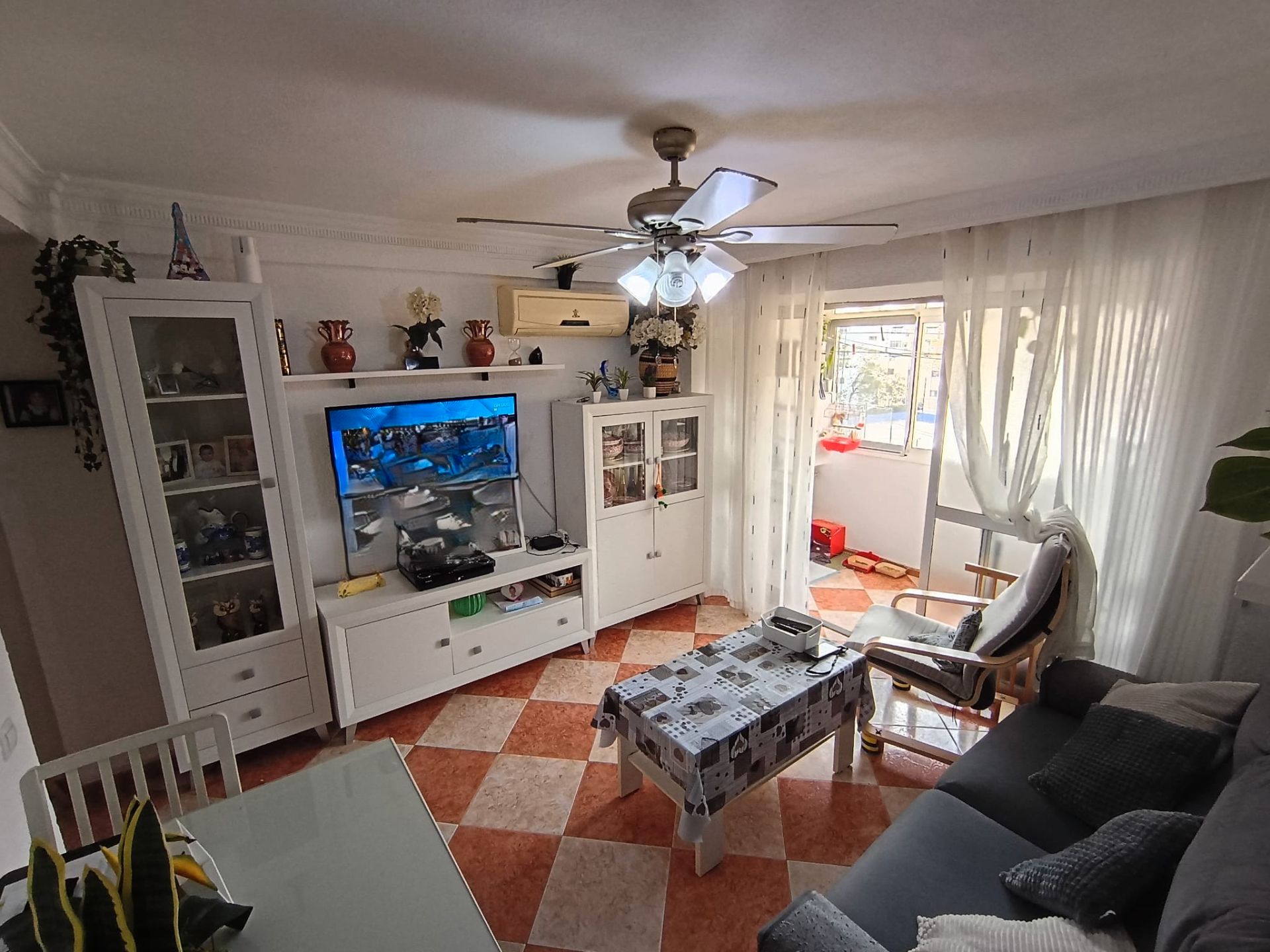 Living room of Flat for sale in Málaga Capital  with Air Conditioner, Terrace and Furnished