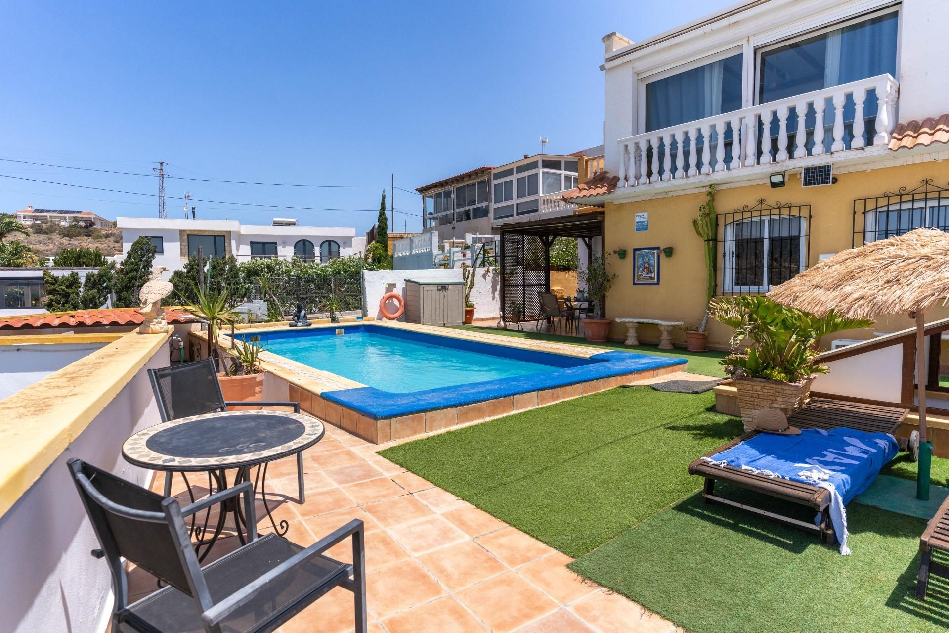 Swimming pool of House or chalet for sale in  Almería Capital  with Air Conditioner, Heating and Private garden