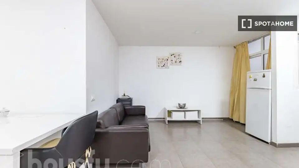 Sala de estar de Piso de alquiler en Barcelona con Aire acondicionado, Calefacción y Amueblado