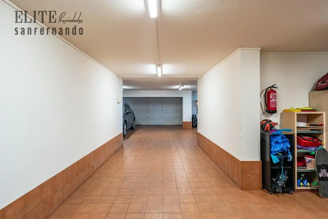 Parking de Casa o chalet en venta en Piélagos con Calefacción, Jardín privado y Trastero