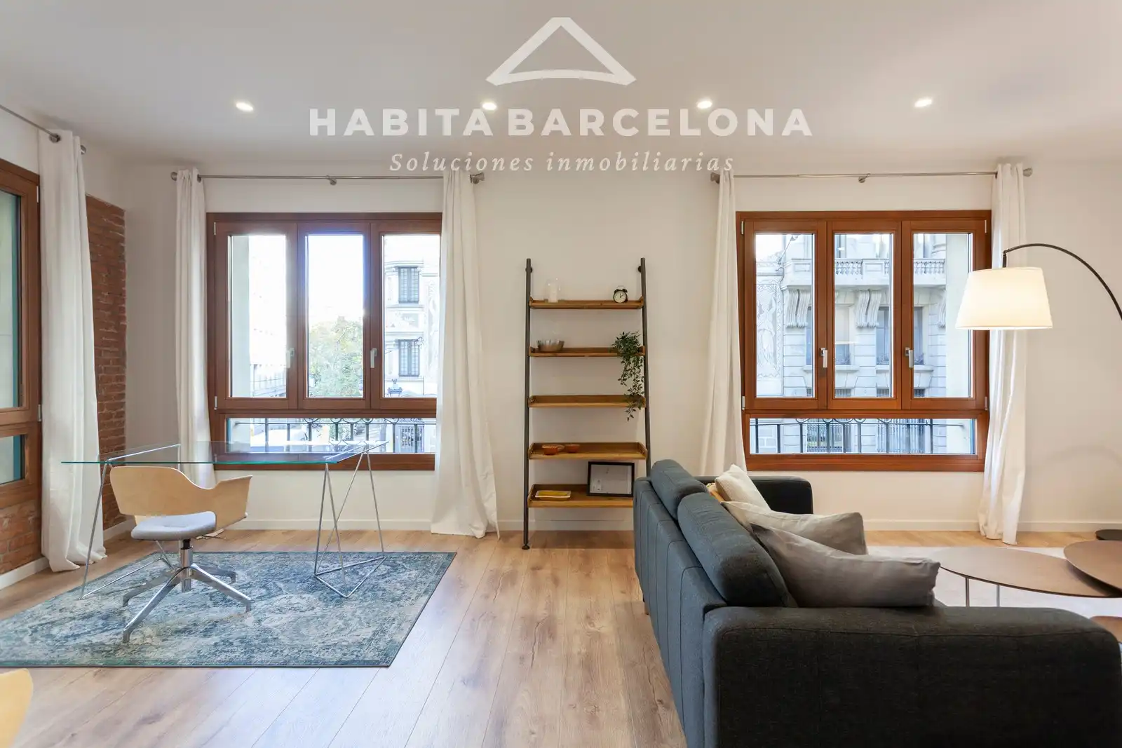 Sala de estar de Piso de alquiler en Barcelona con Aire acondicionado, Calefacción y Parquet