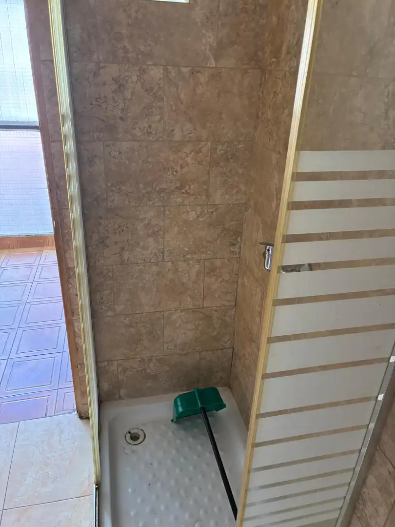 Bany de Dúplex en venda en Mataró amb Terrassa, Moblat i Forn