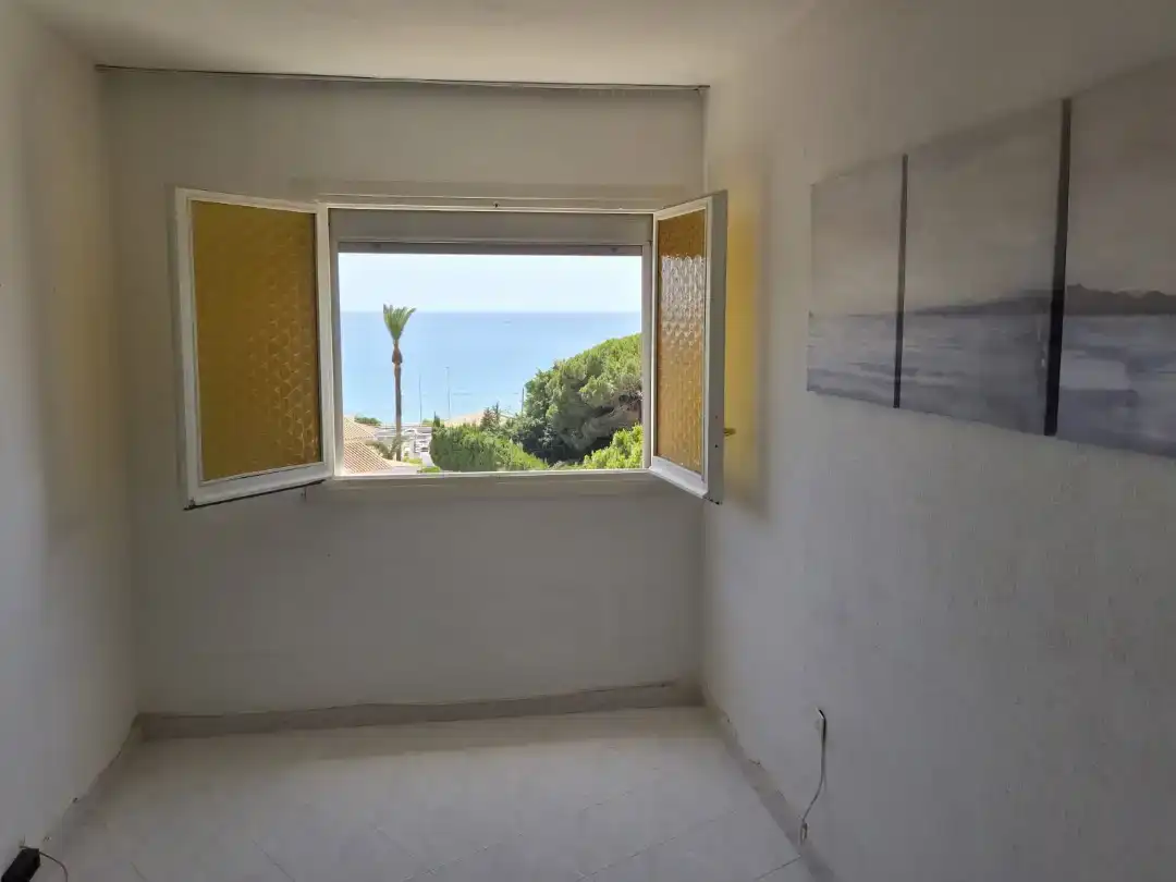 Schlafzimmer von Wohnungen zum Verkauf in Mijas mit Klimaanlage, Schwimmbad und Balkon