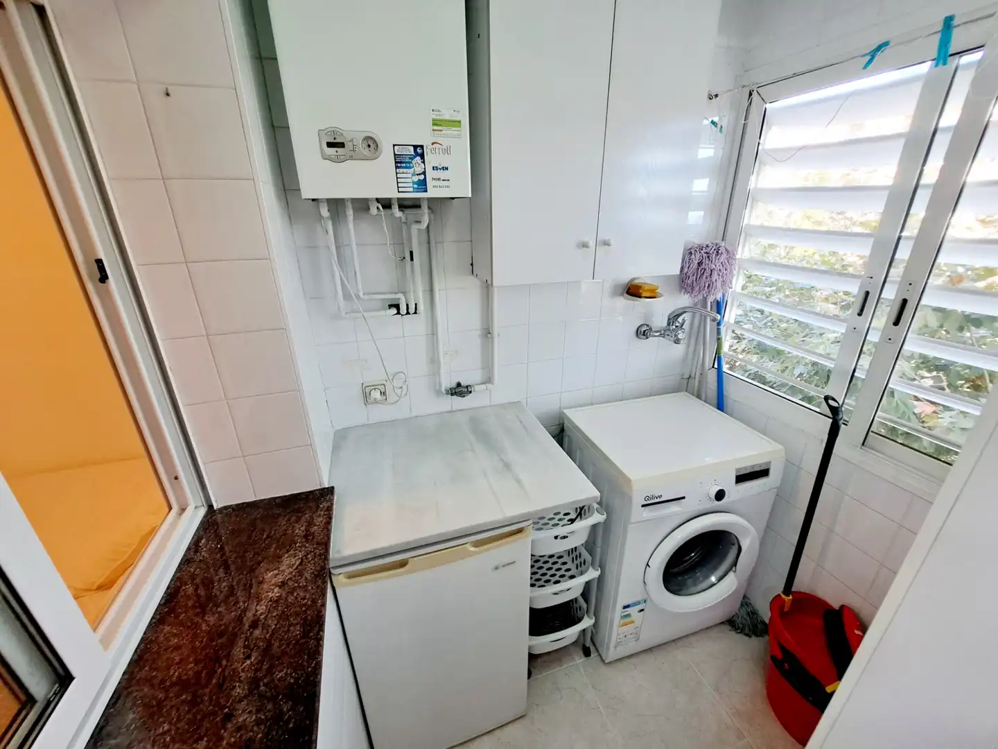 Küche von Wohnung zum Verkauf in Mataró mit Klimaanlage, Heizung und Ofen
