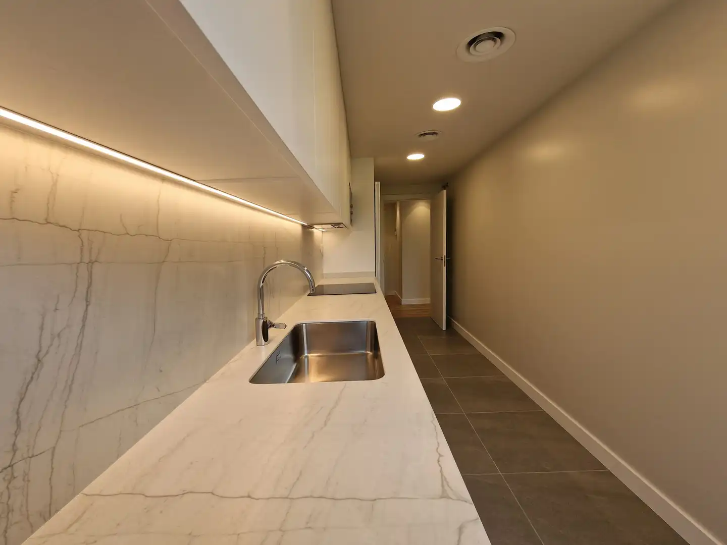 Cocina de Piso de alquiler en Girona con Aire acondicionado, Calefacción y Trastero
