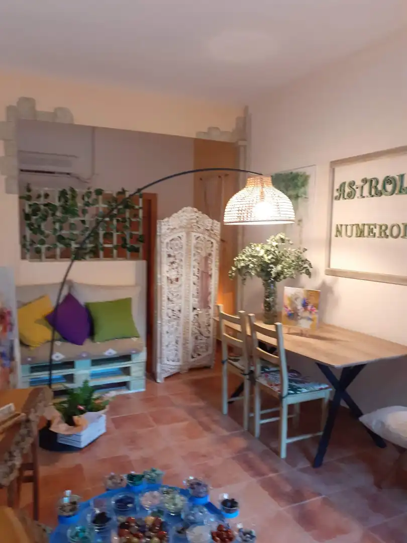 Esszimmer von Geschaftsraum zur Miete in Sant Andreu de Llavaneres mit Klimaanlage, Heizung und Parkett