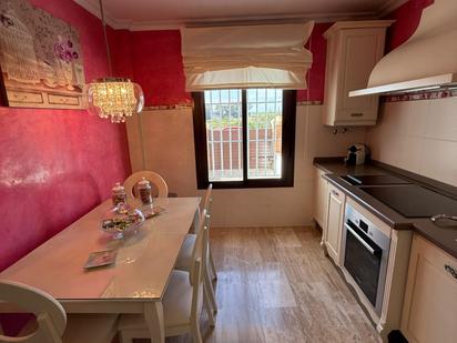 Kitchen of Single-family semi-detached for sale in Alcalá del Río  with Air Conditioner, Heating and Private garden