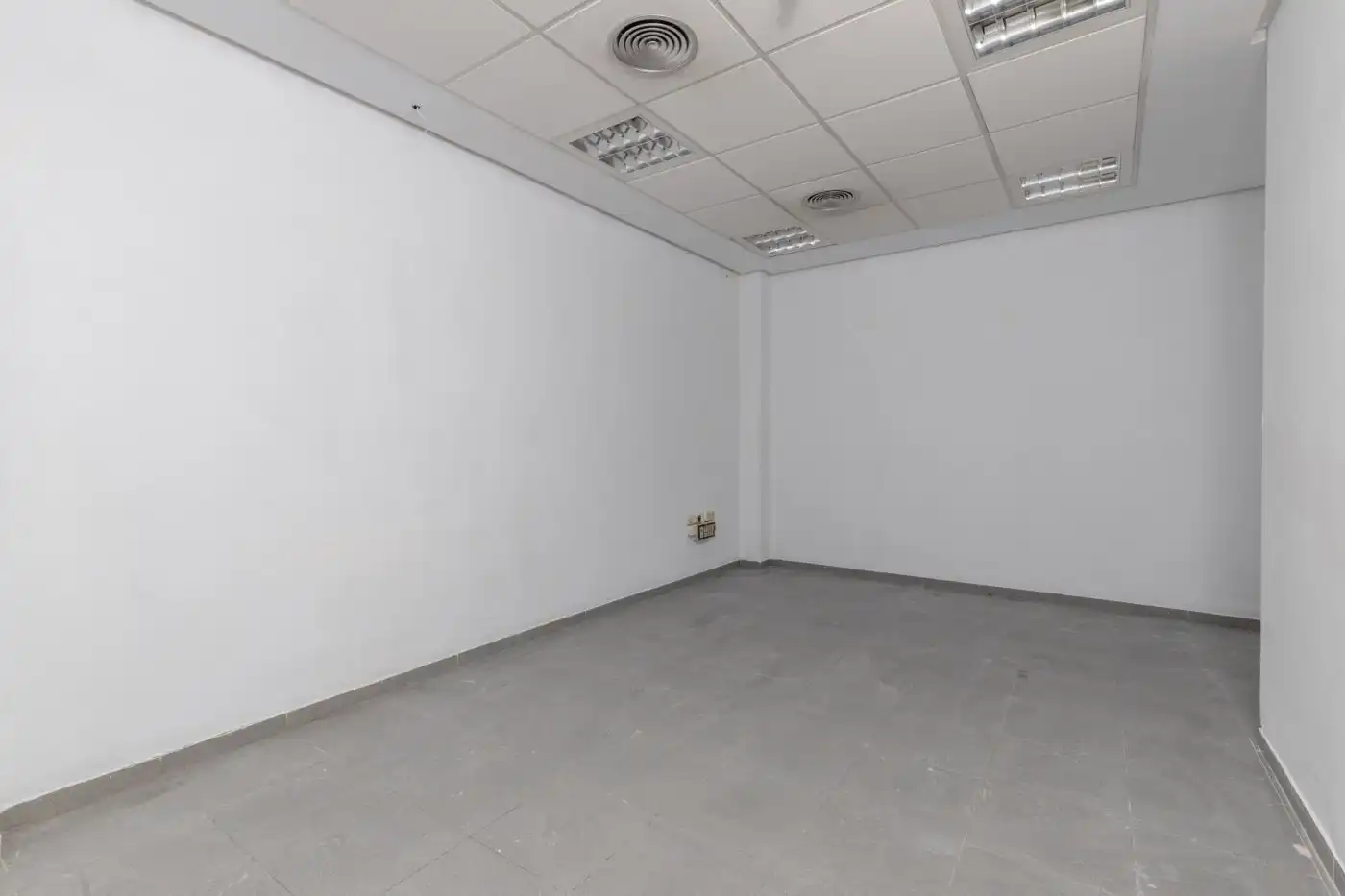 Commercial properties for sale in Montefrío  with Air Conditioner