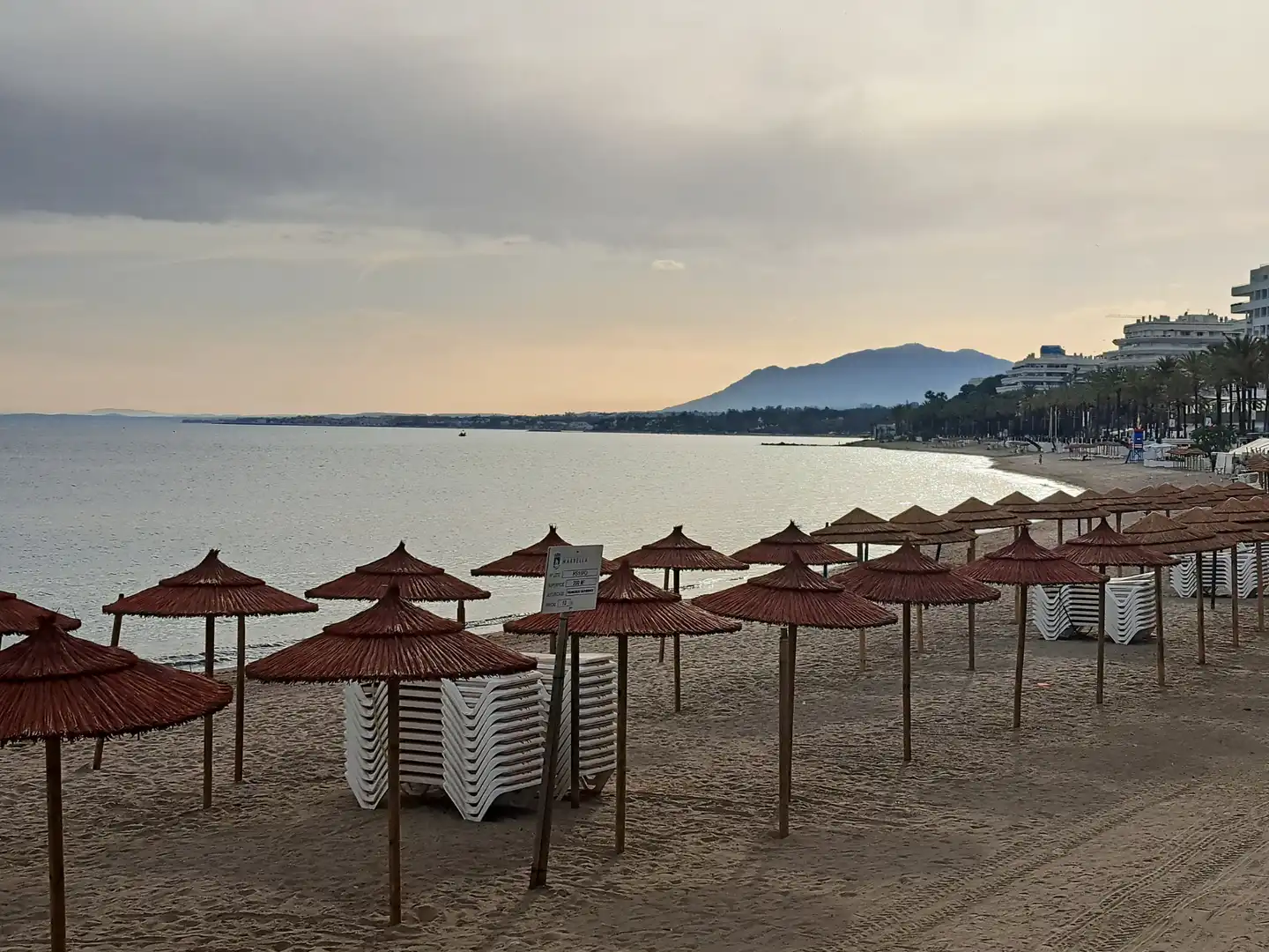 Apartamento de alquiler en Marbella con Calefacción, Terraza y Amueblado