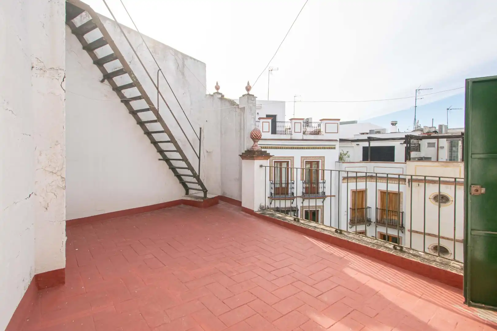 Exterior view of Houses for sale in Sevilla  with Balcony
