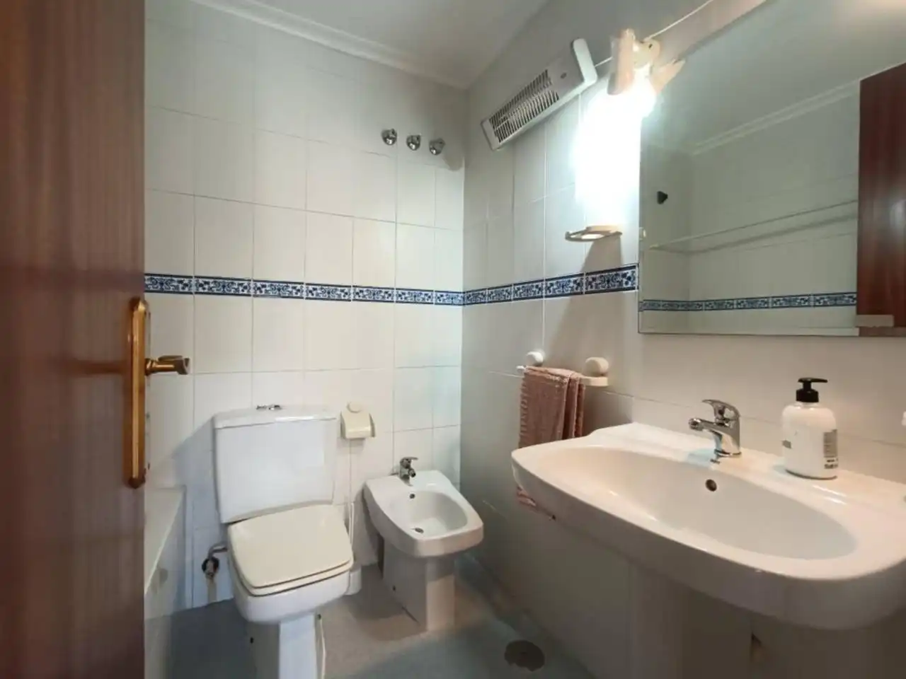 Bathroom of Flat for rent in El Campello  with Air Conditioner, Terrace and Furnished