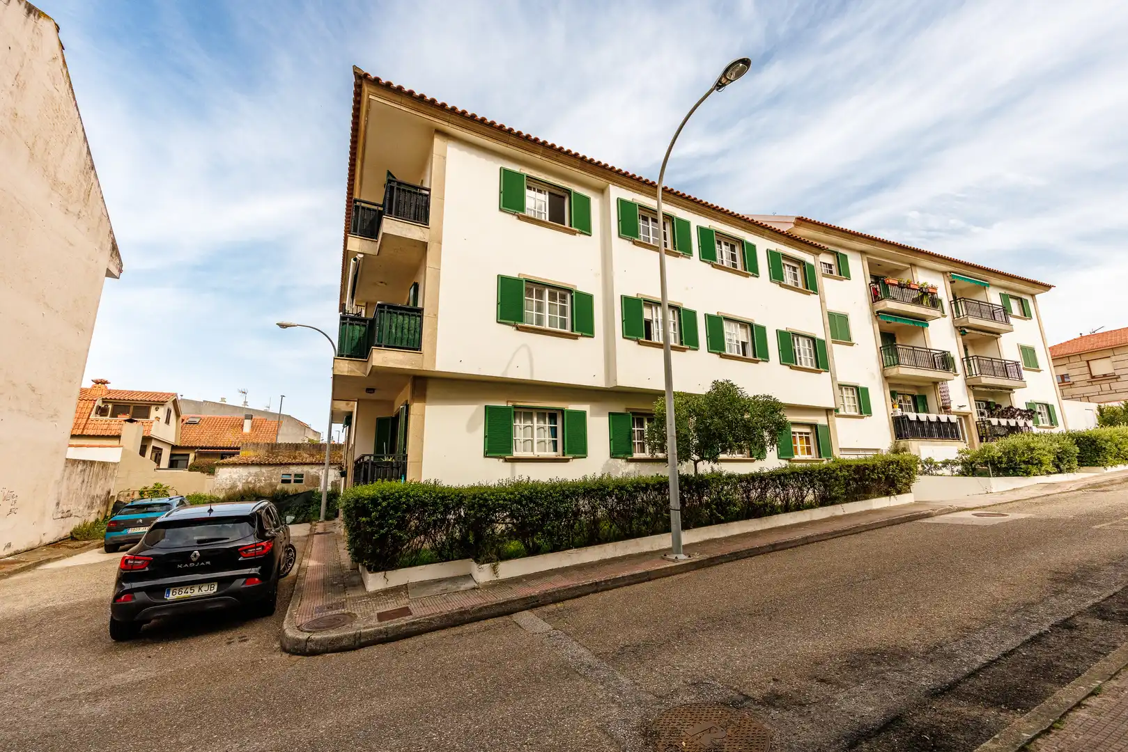 Vista exterior de Dúplex en venda en Nigrán amb Calefacció, Terrassa i Traster