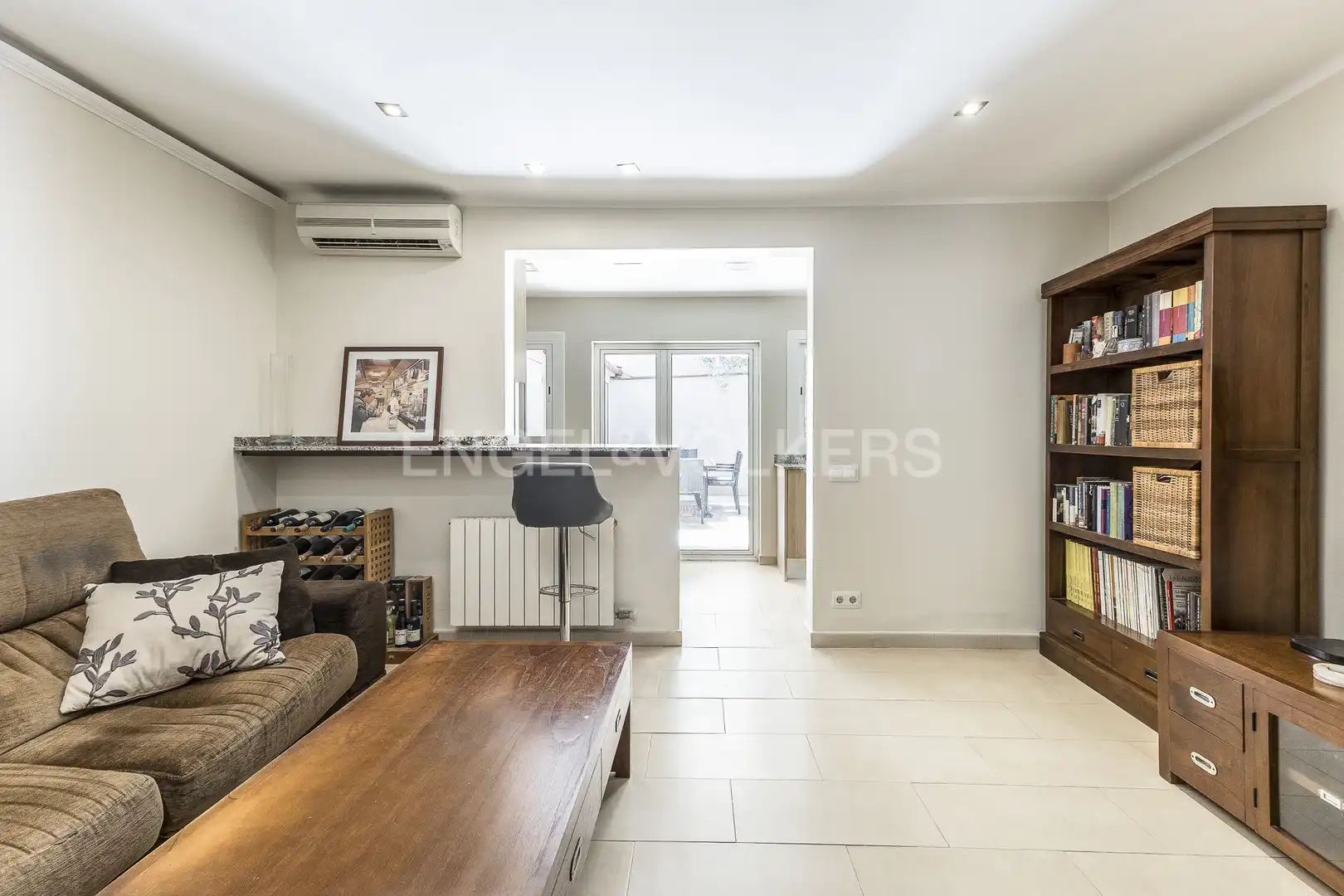 Living room of Houses for sale in Barcelona  with Air Conditioner, Heating and Terrace