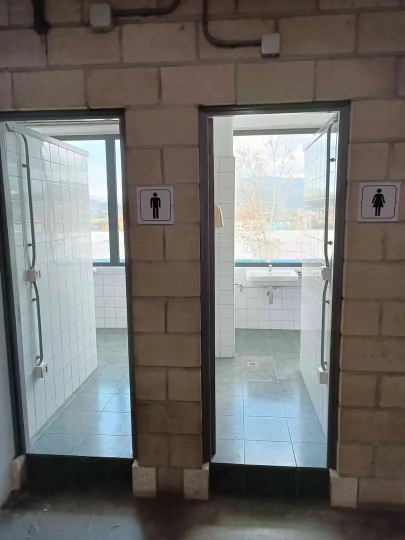 Baño de Local de alquiler en Zamudio