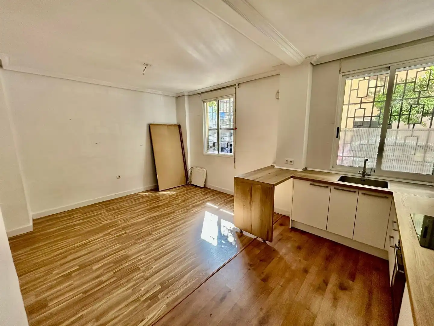 Dormitori de Planta baixa en venda en Valencia