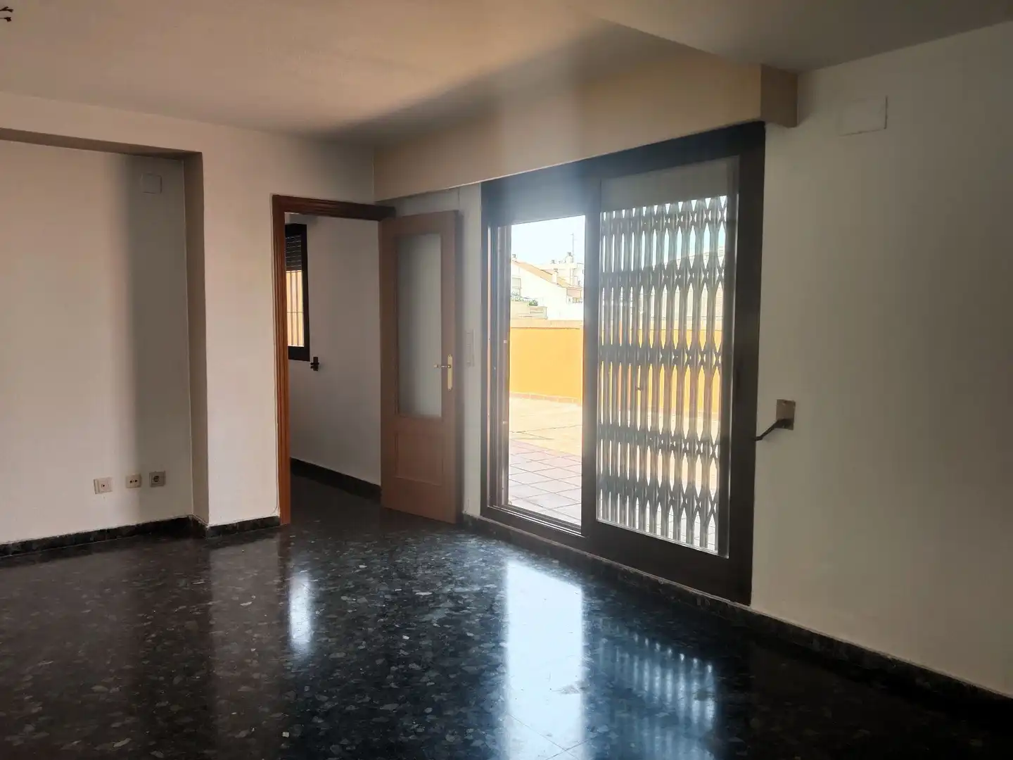 Flat for rent in Valencia  with Terrace
