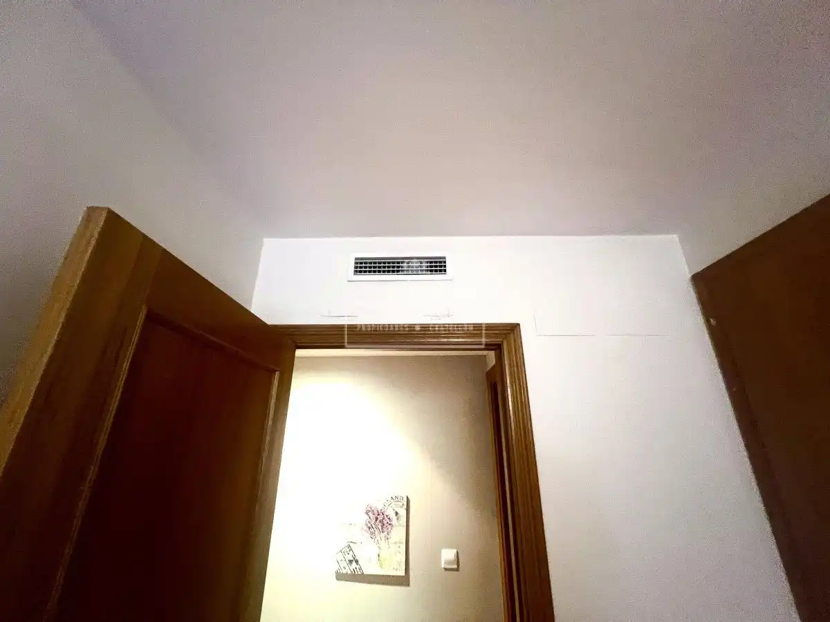 Habitación de Piso en venta en Castellón de la Plana / Castelló de la Plana con Aire acondicionado, Calefacción y Terraza