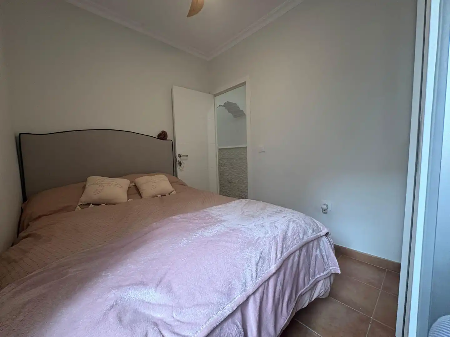 Bedroom of Houses for sale in Algeciras  with Air Conditioner