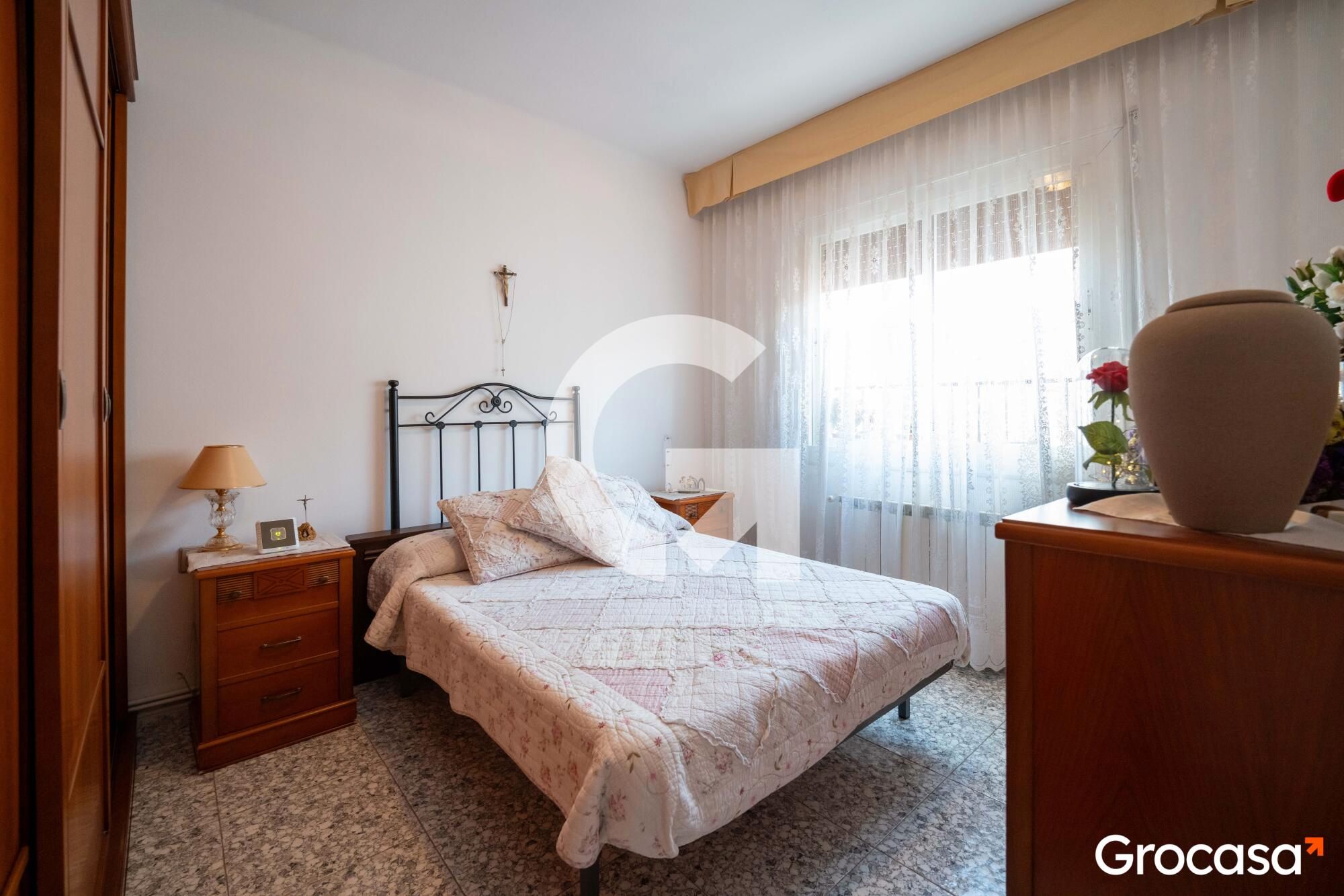 Dormitori de Pis en venda en Mataró amb Calefacció, Moblat i Forn