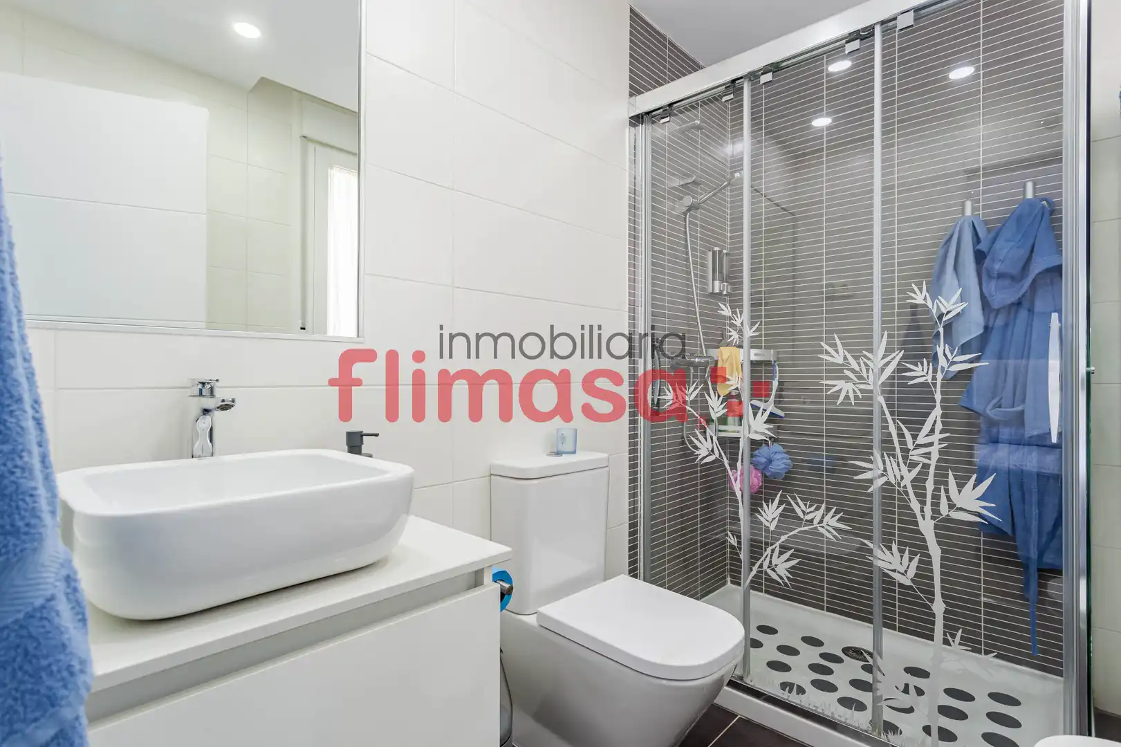 Bathroom of Detached homes for sale in Villaviciosa de Odón  with Air Conditioner, Heating and Private garden