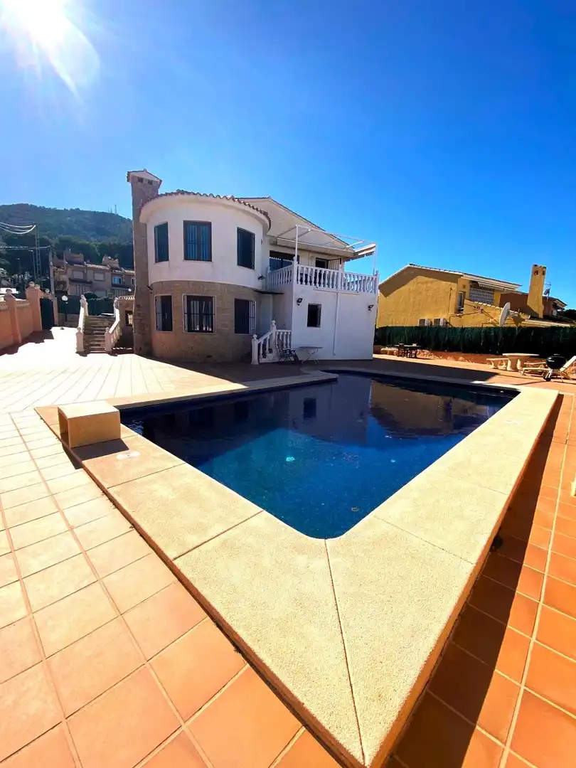 Piscina de Casa o xalet en venda en L'Alfàs del Pi amb Aire condicionat, Calefacció i Terrassa