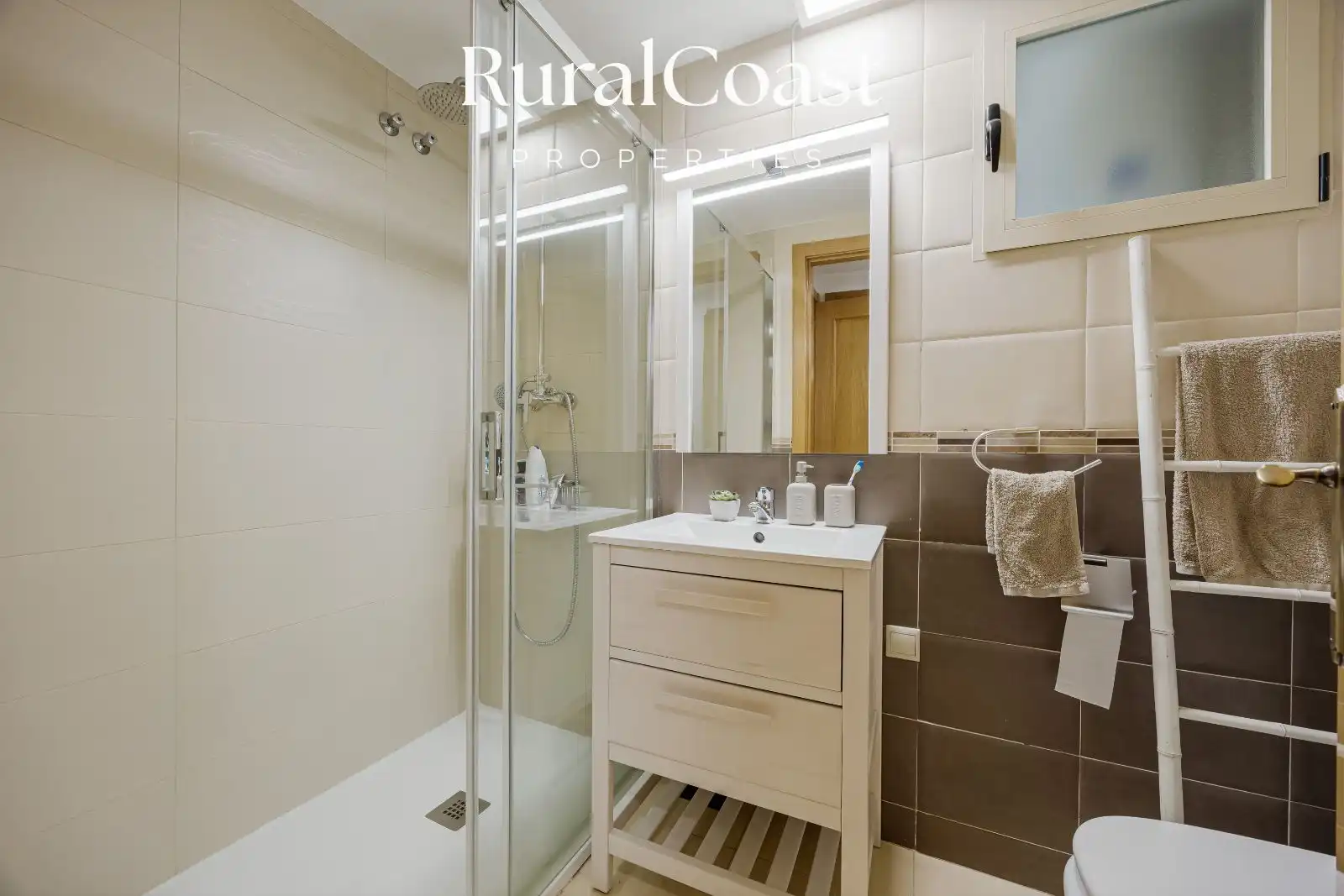 Bathroom of Flat for sale in Alicante / Alacant  with Air Conditioner, Heating and Storage room