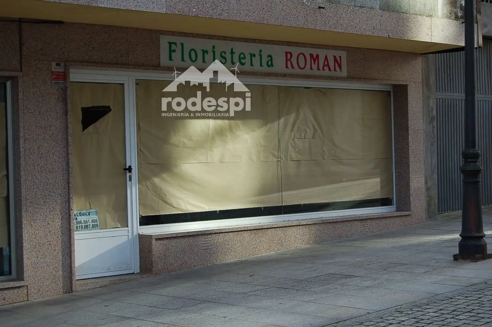 Local comercial en alquiler en Ponteareas