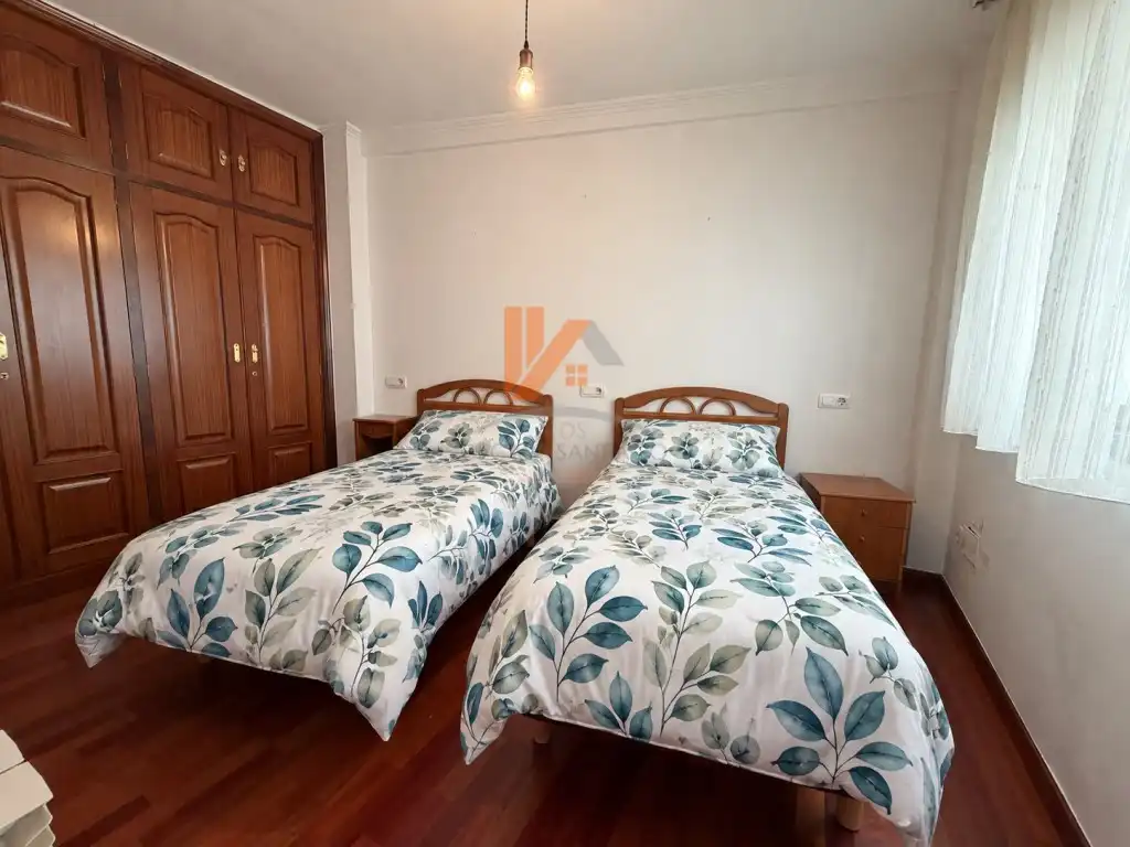 Bedroom of Apartments for sale in Ensanche - Sar