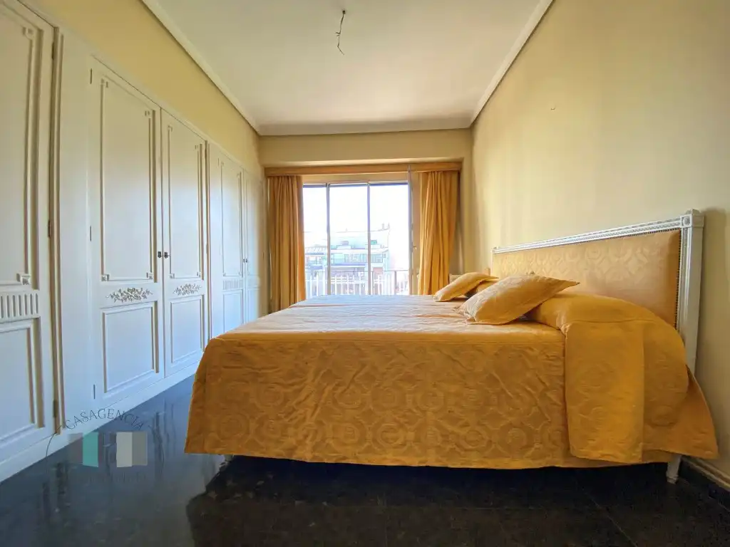 Piso en venta en Plaza Huerto Sogueros, Casco Histórico